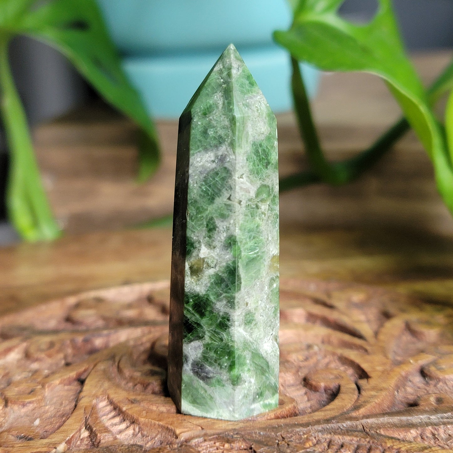 Diopside Point: Deep Green Elegance and Healing Energies