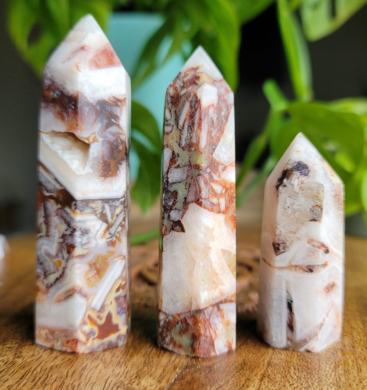 Amber Agate Point: Warmth and Balance in Radiant Hues