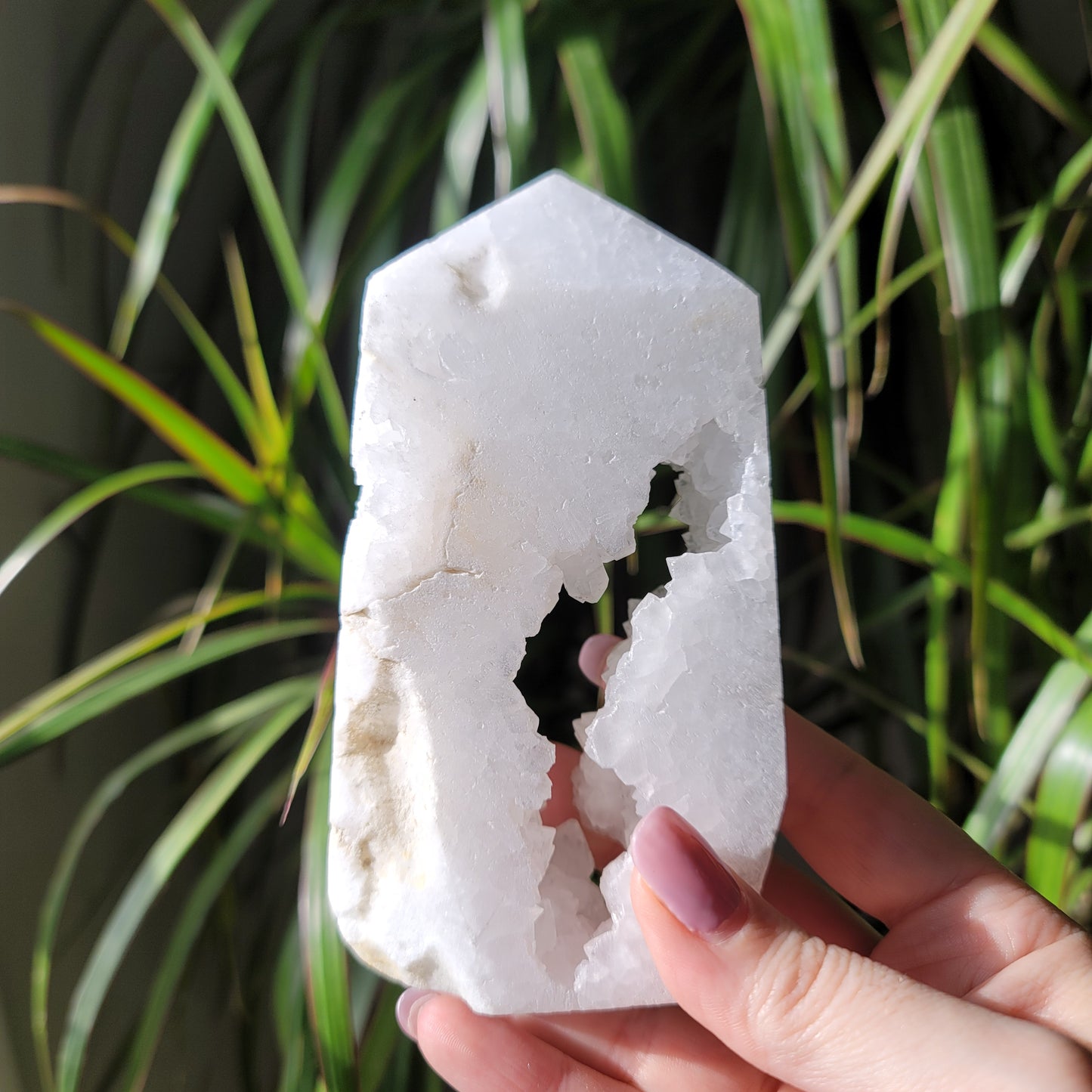 Moroccan Quartz Geode Tower: Gateway to Spiritual Exploration