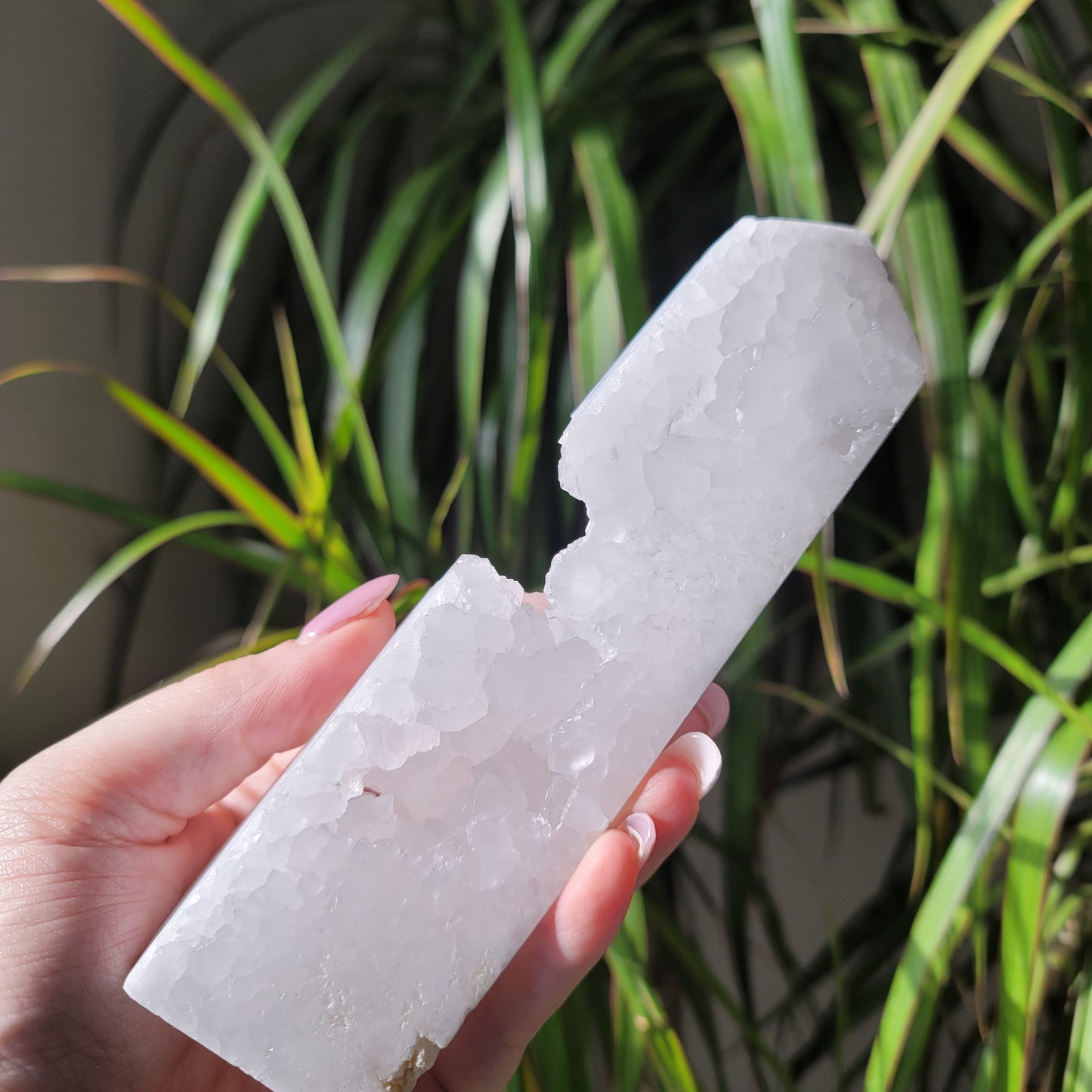 Moroccan Quartz Geode Tower: Gateway to Spiritual Exploration