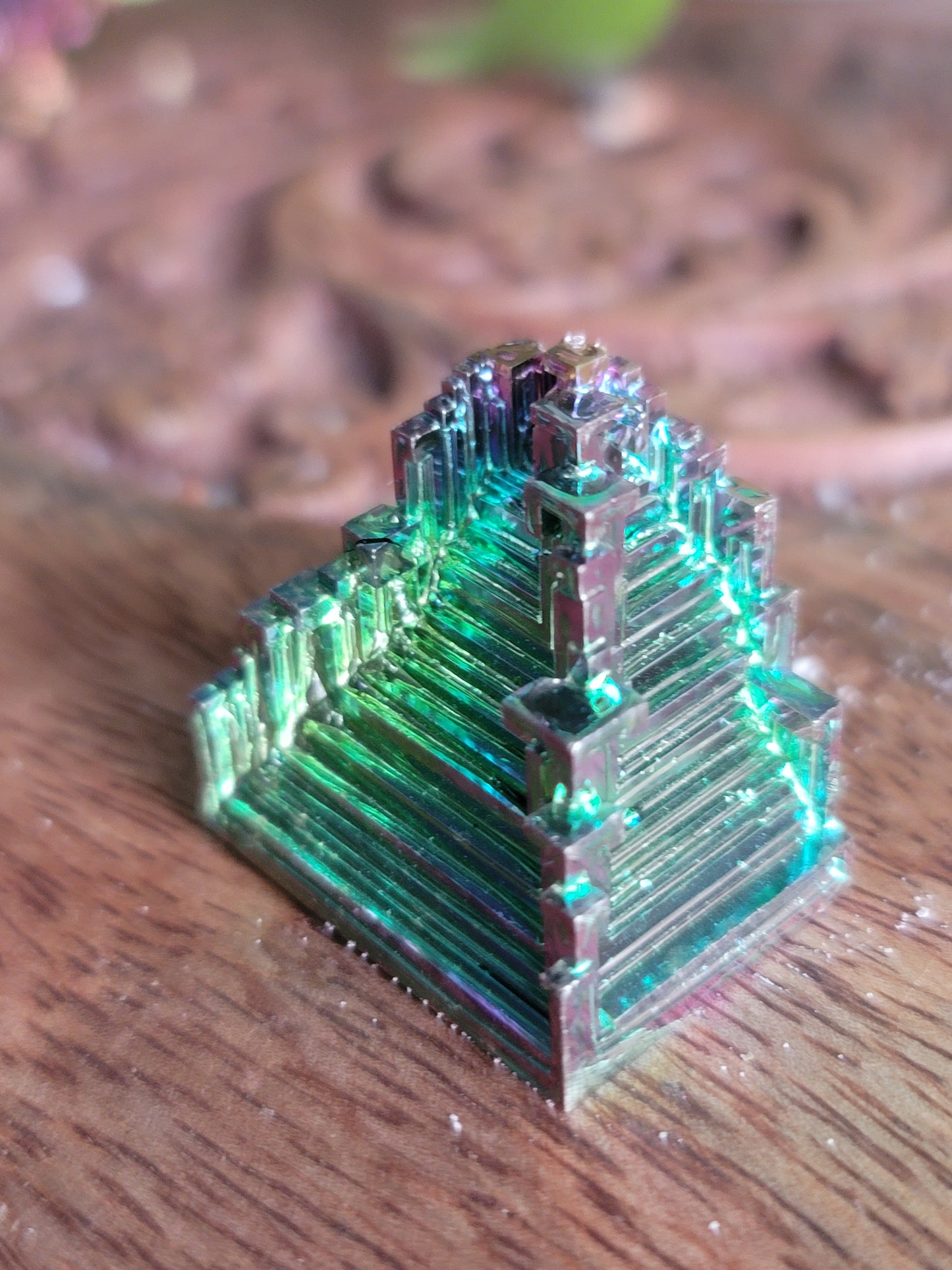 Bismuth: A Vibrant Display of Natural Beauty