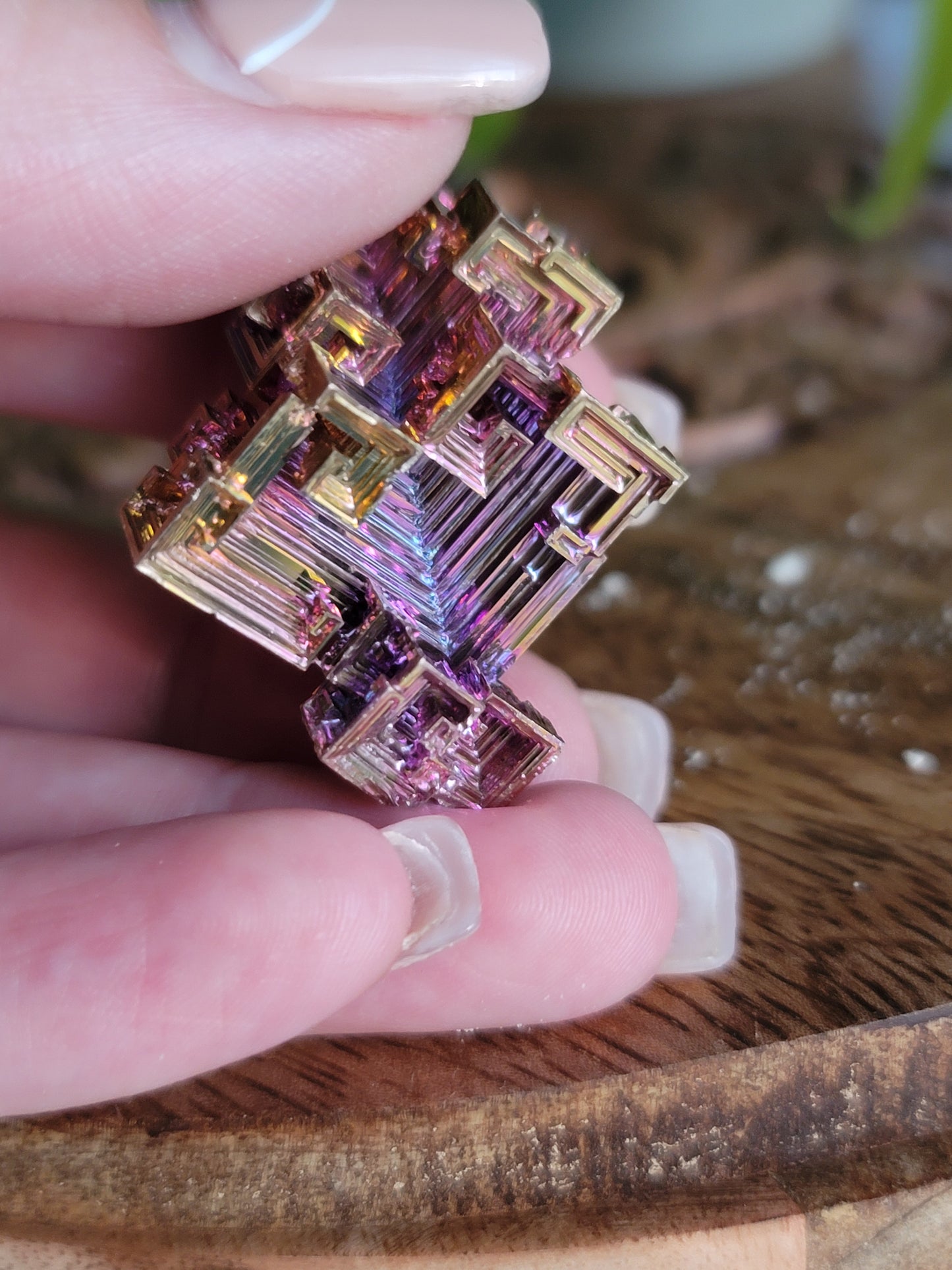 Bismuth: A Vibrant Display of Natural Beauty