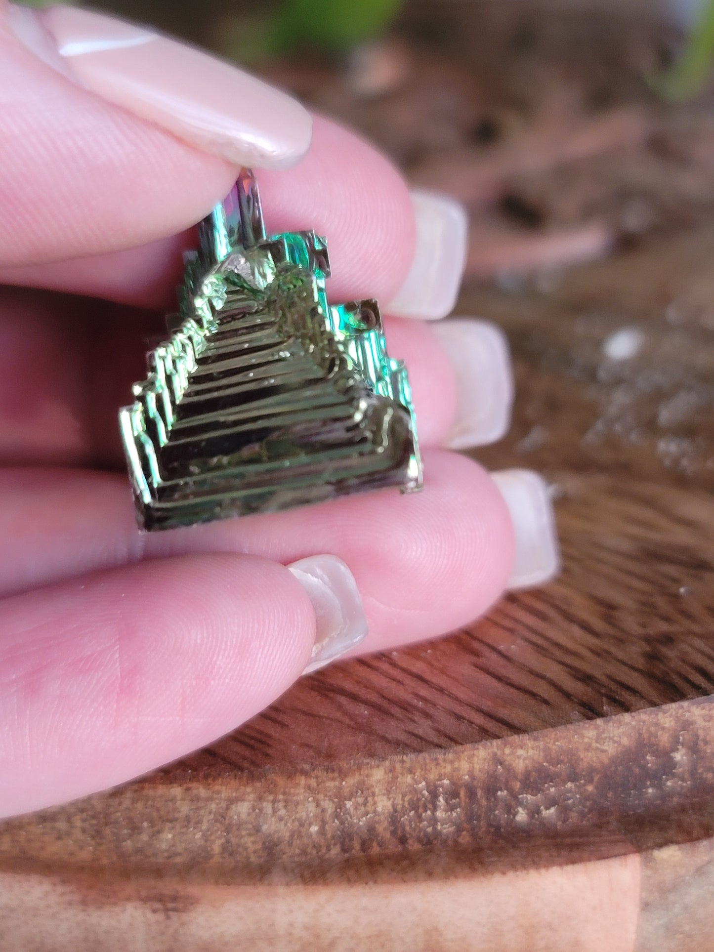 Bismuth: A Vibrant Display of Natural Beauty