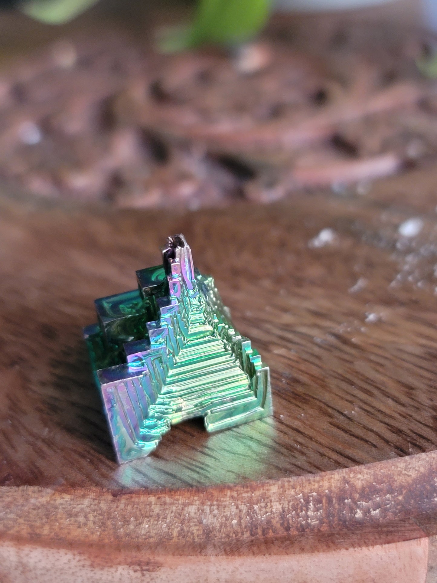 Bismuth: A Vibrant Display of Natural Beauty
