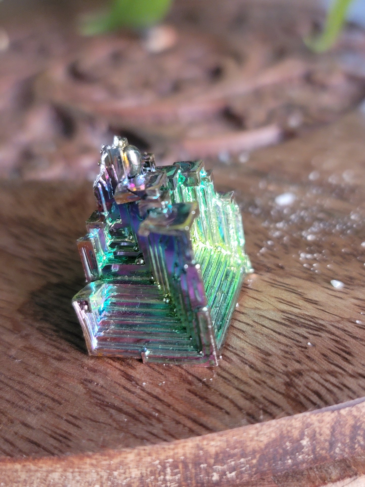 Bismuth: A Vibrant Display of Natural Beauty