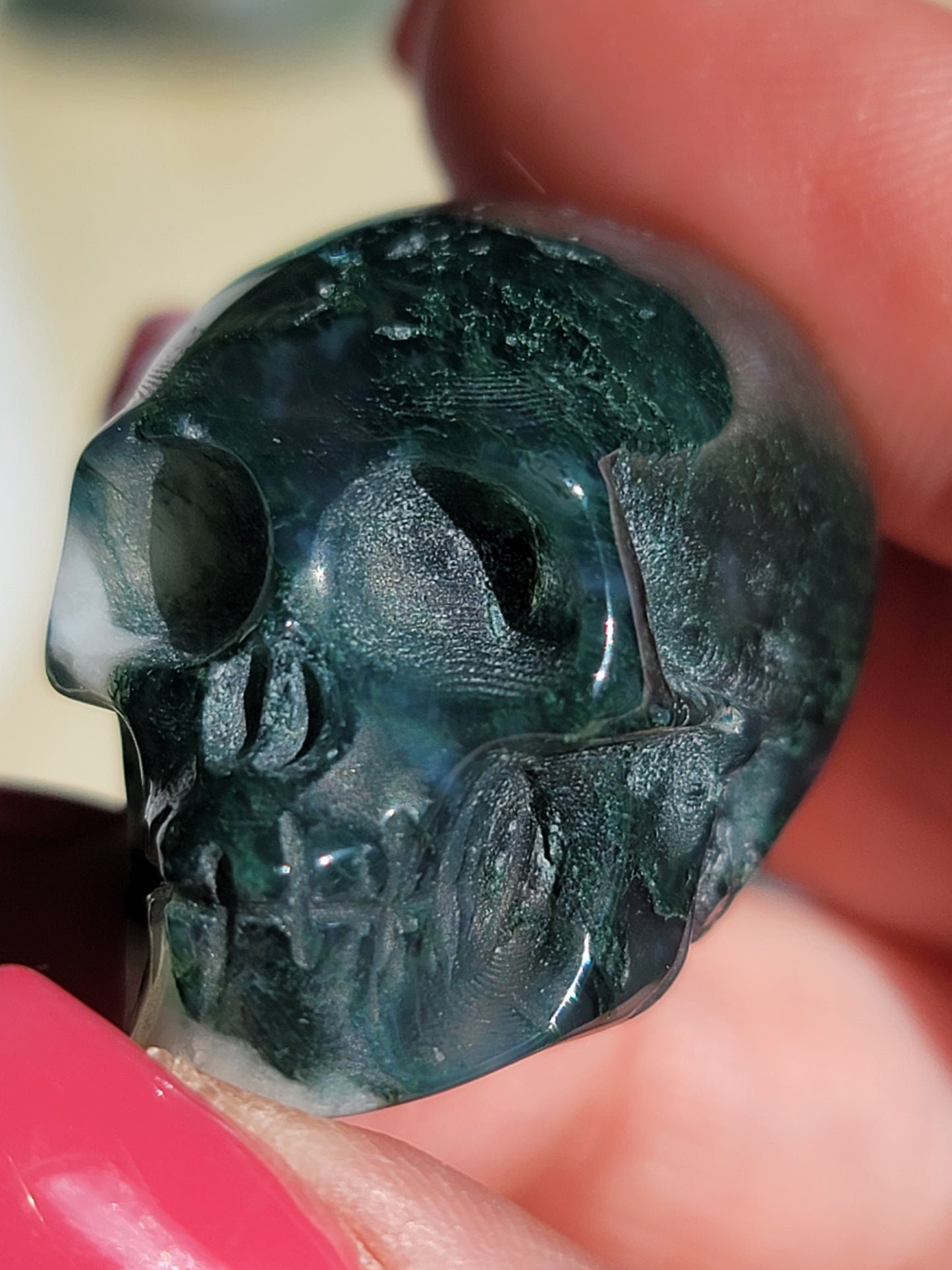 Mini Skull Carving: Diverse Energies in a Compact Form