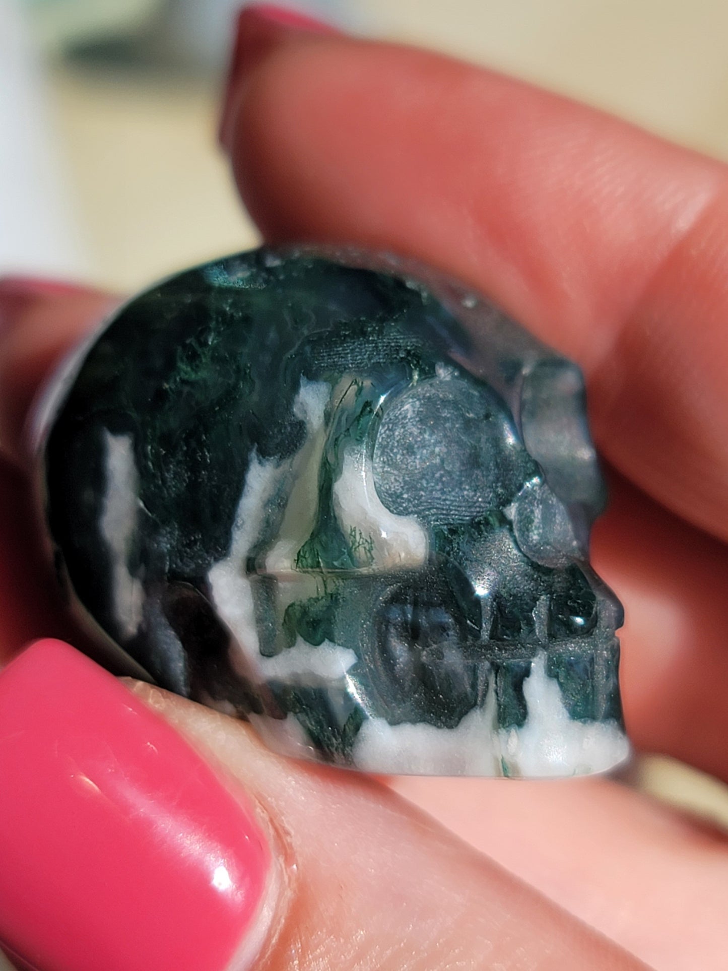Mini Skull Carving: Diverse Energies in a Compact Form
