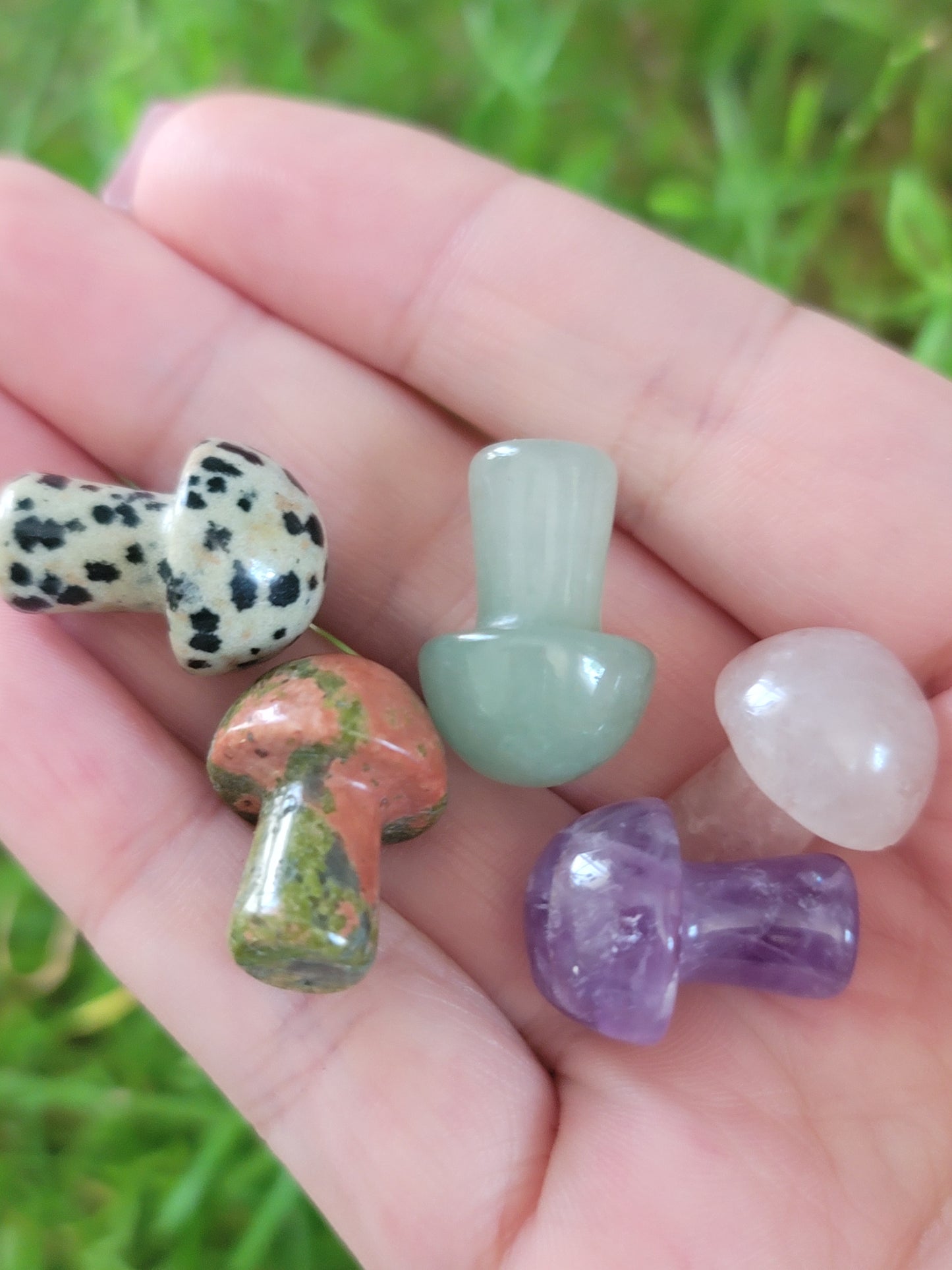 Mini Mushroom Carving: Serene Companions for Meditation and Mindfulness