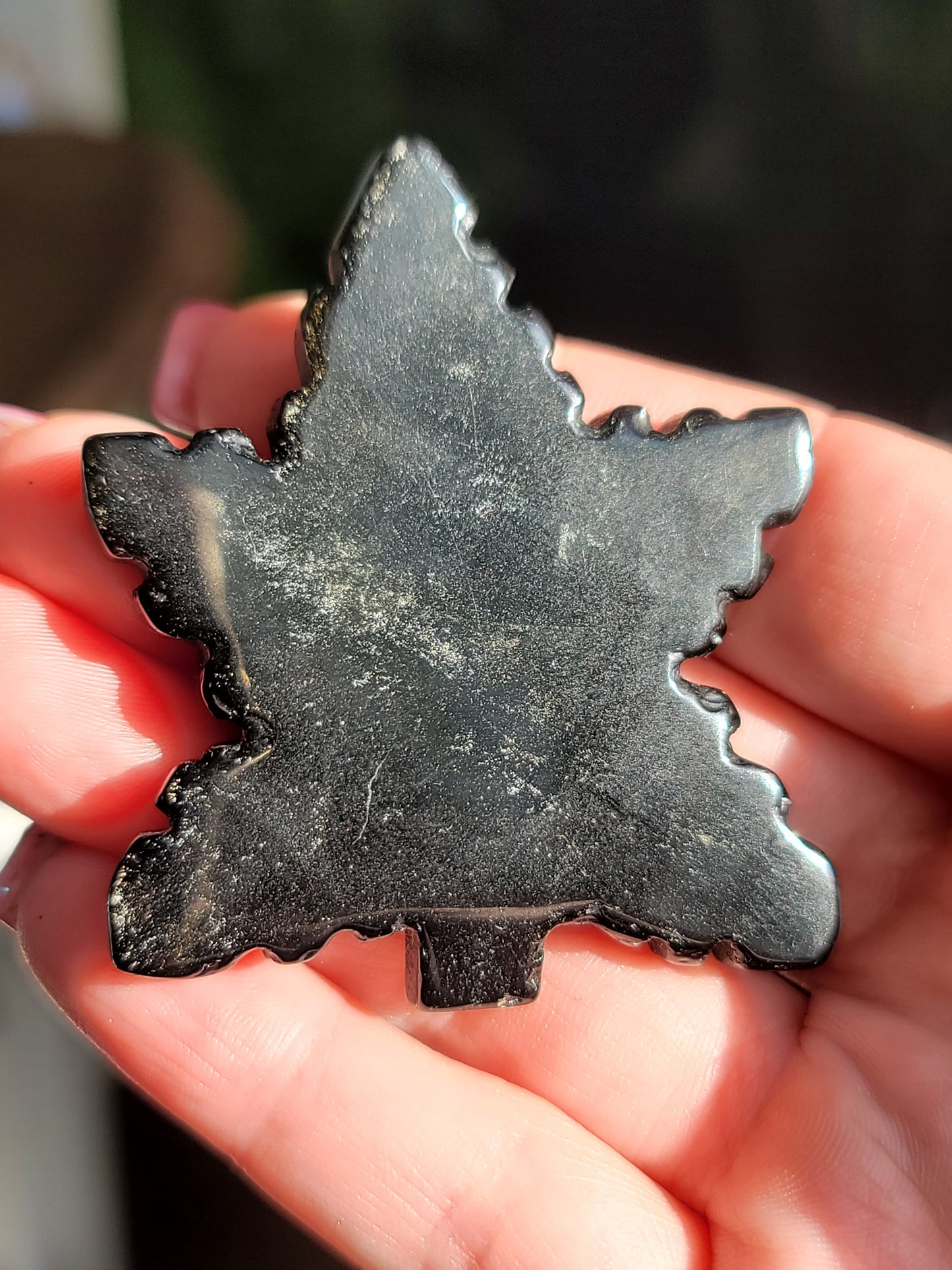 Crystal Leaf Carving: Nature's Elegance and Healing Energy