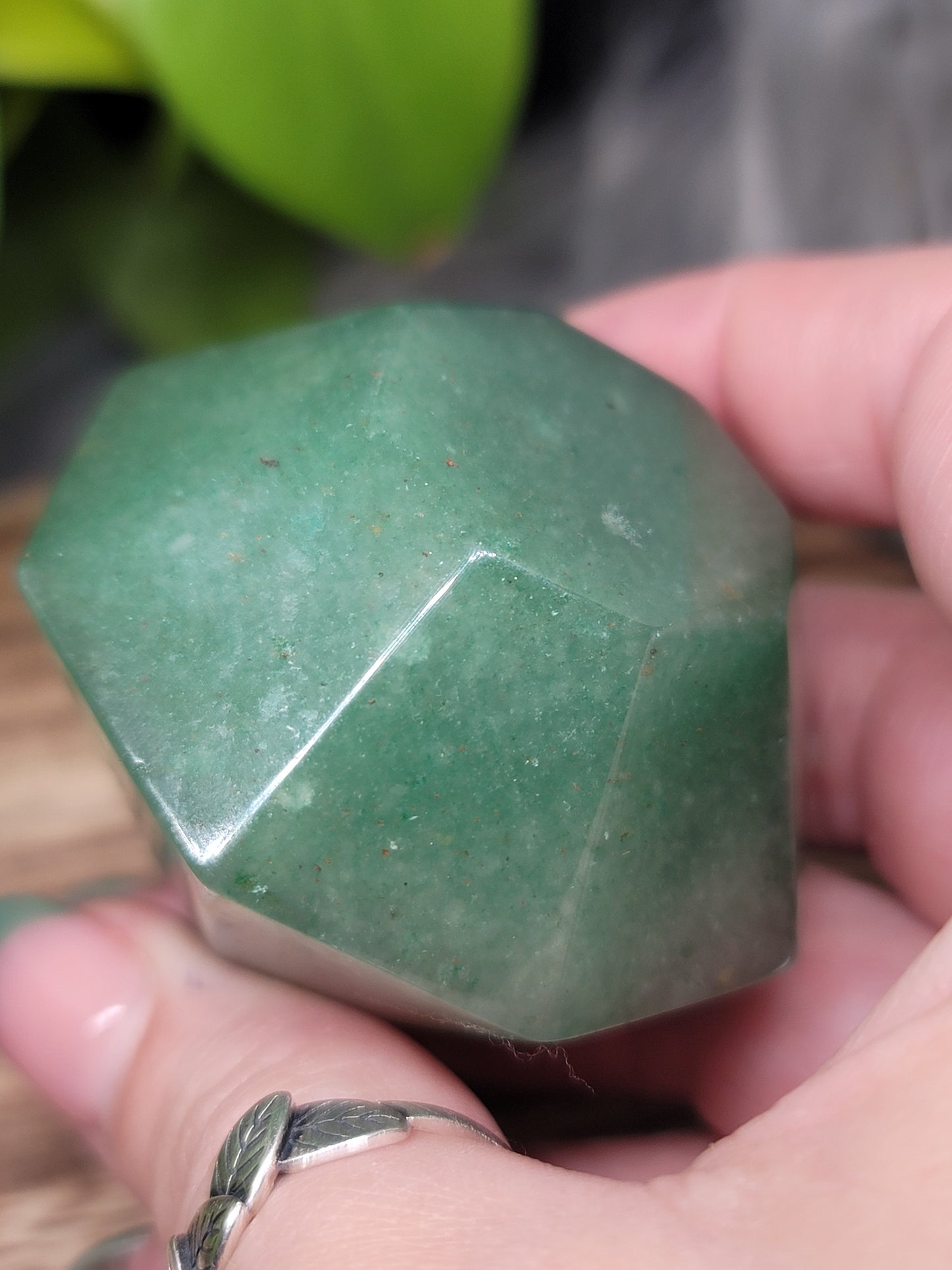 Diamond Crystal Carving – Clarity, Direction & Heart-Led Power