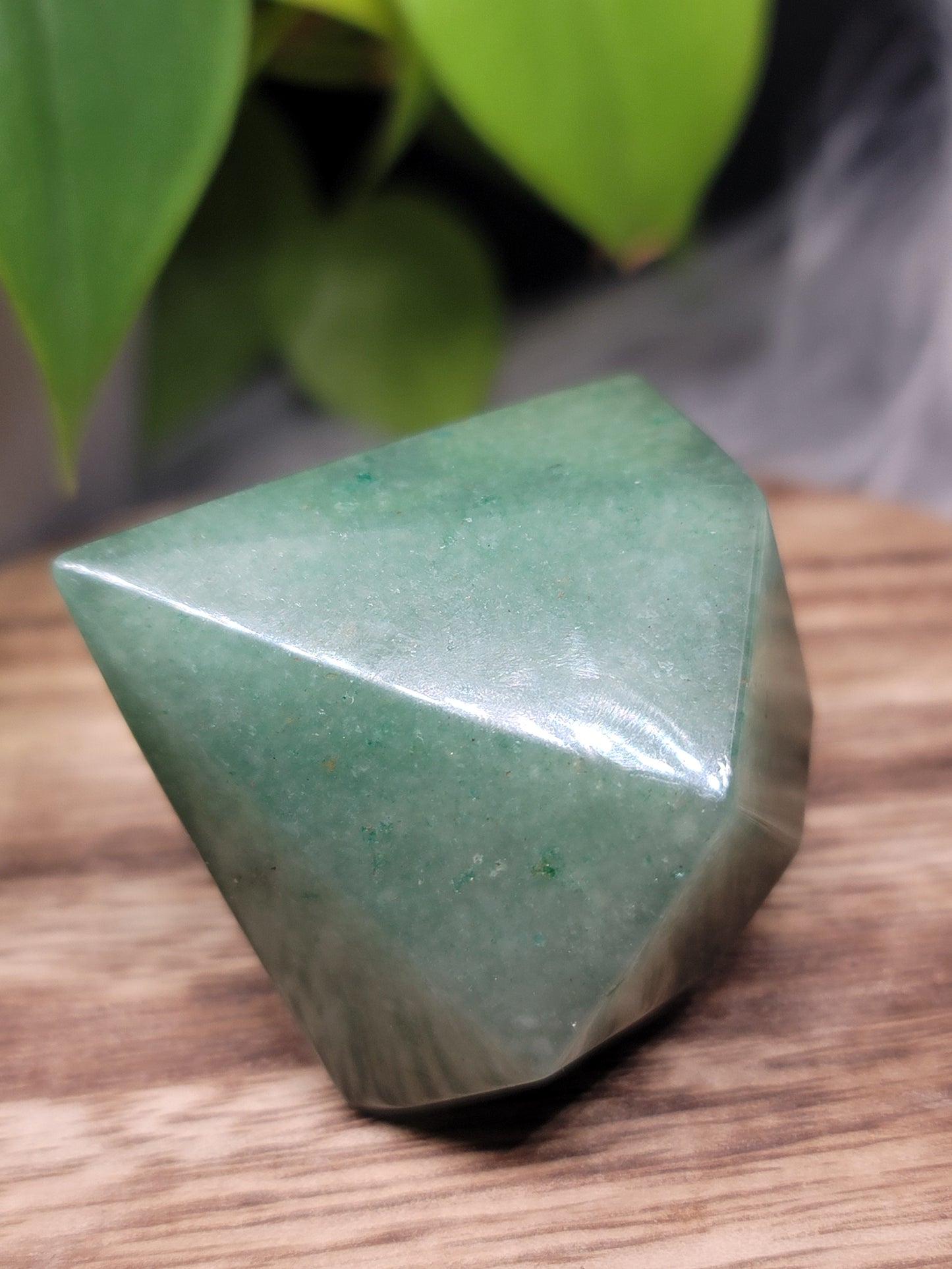 Diamond Crystal Carving – Clarity, Direction & Heart-Led Power