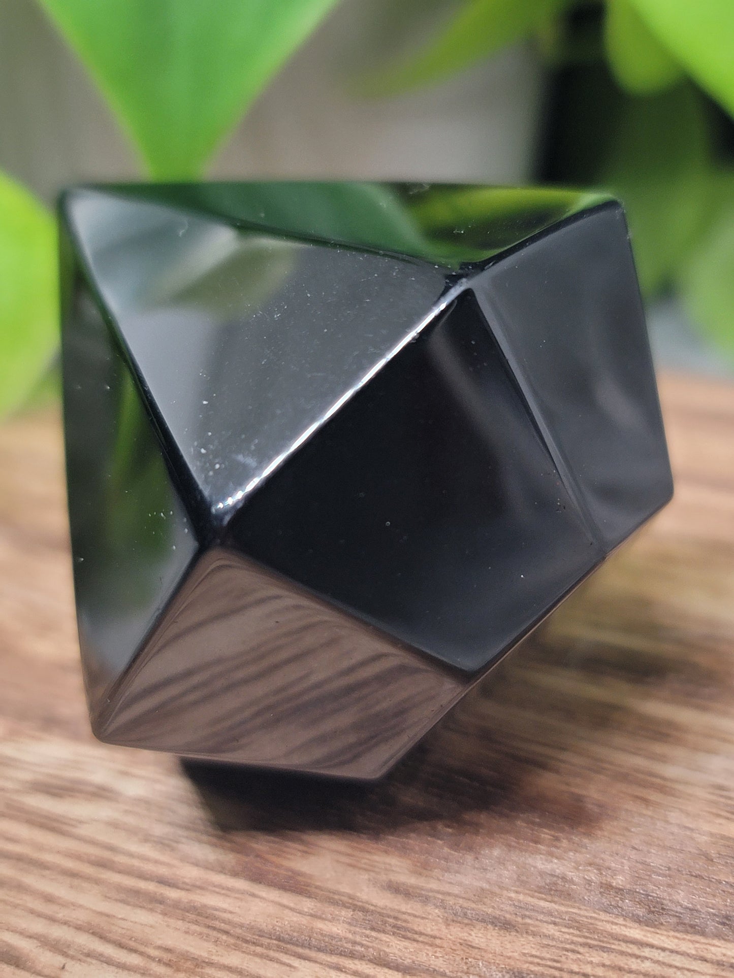 Diamond Crystal Carving – Clarity, Direction & Heart-Led Power