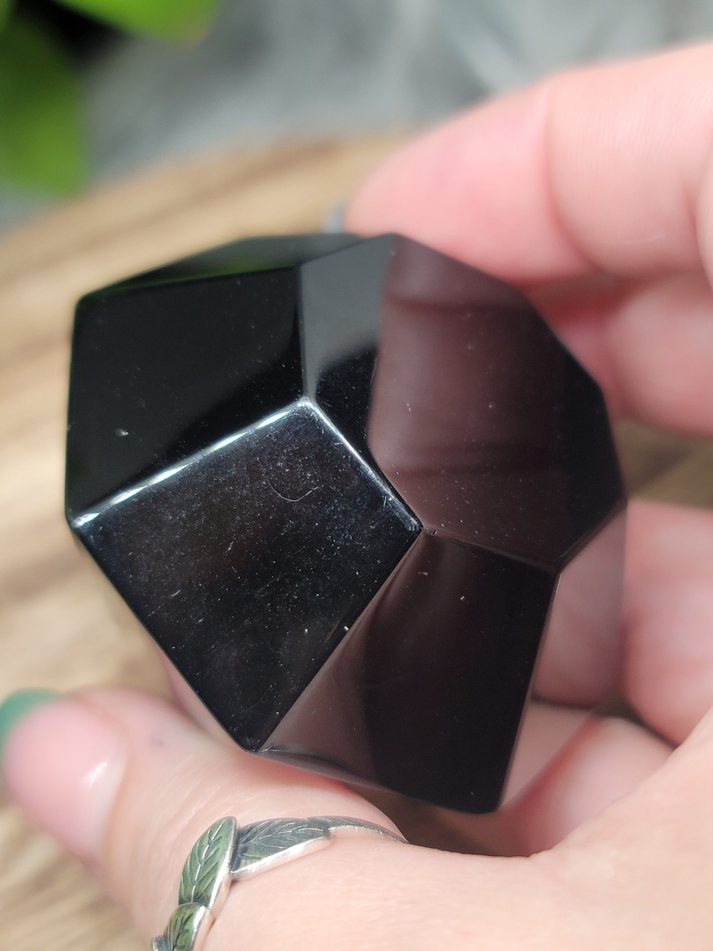 Diamond Crystal Carving – Clarity, Direction & Heart-Led Power