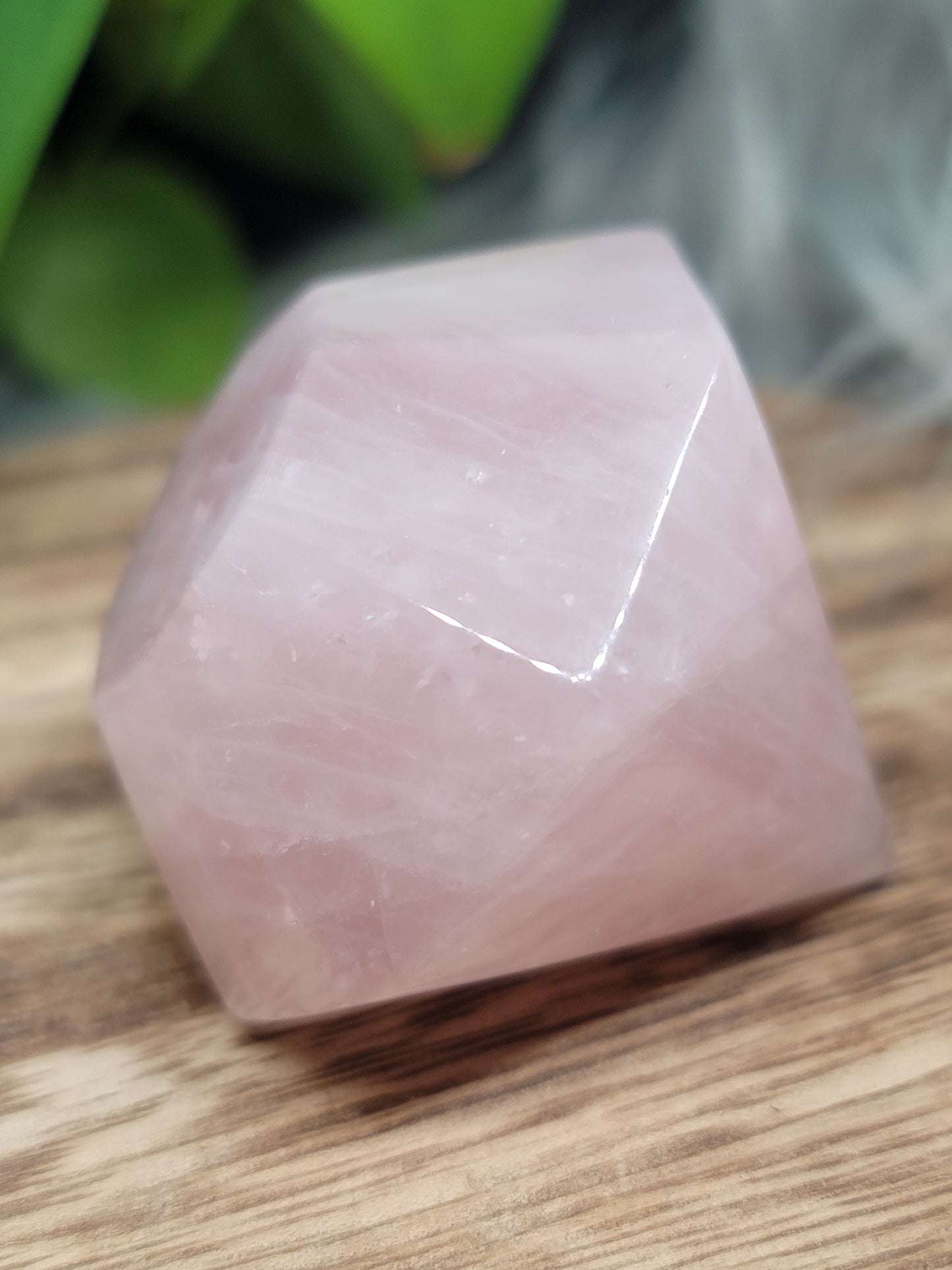 Diamond Crystal Carving – Clarity, Direction & Heart-Led Power