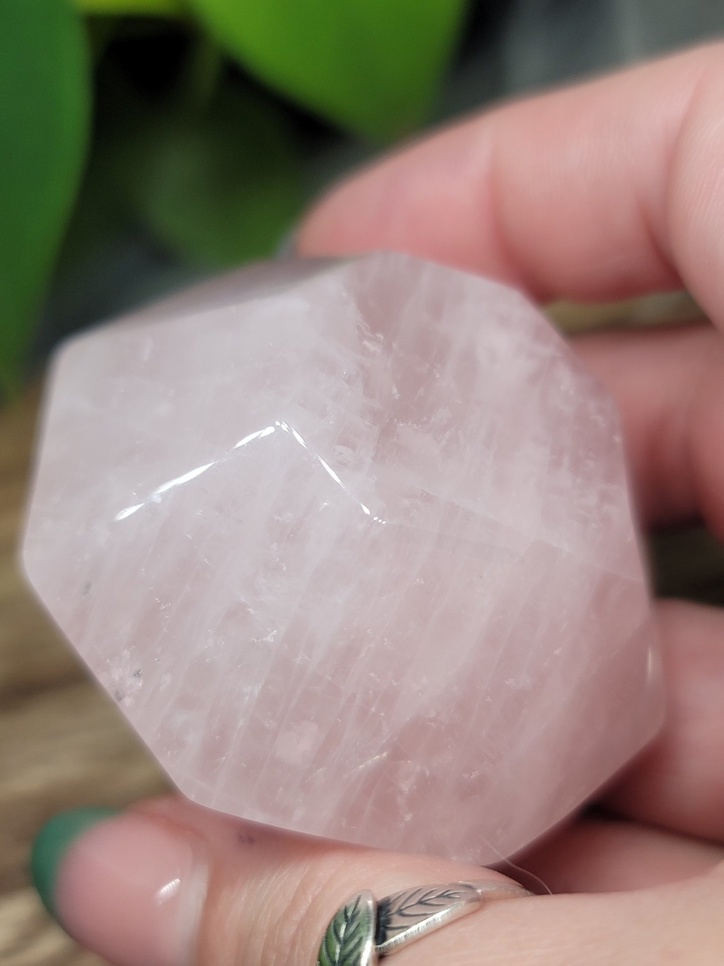 Diamond Crystal Carving – Clarity, Direction & Heart-Led Power