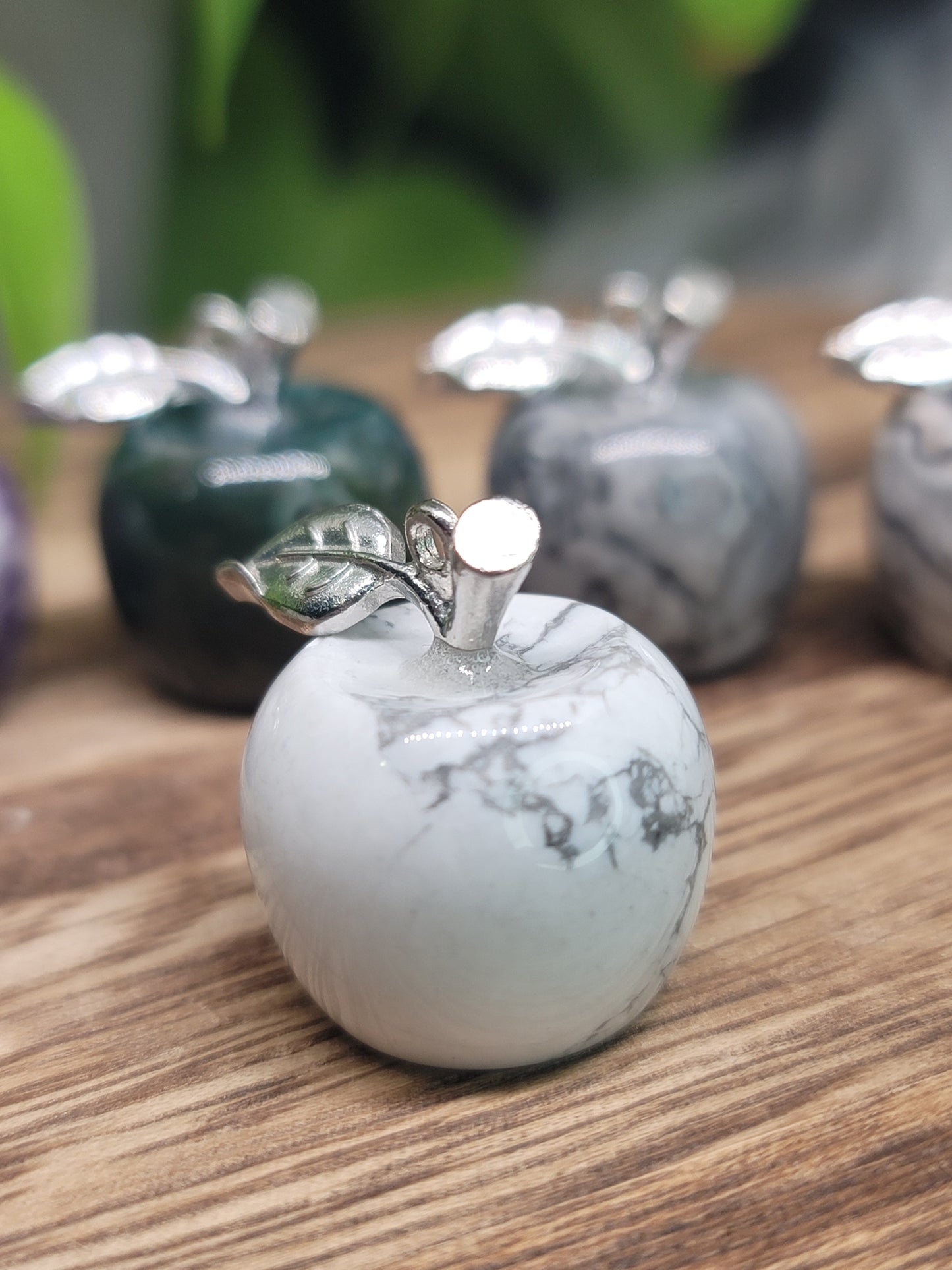 Mini Apple Crystal with Silver Leaf Charm: Symbol of Abundance and Wisdom