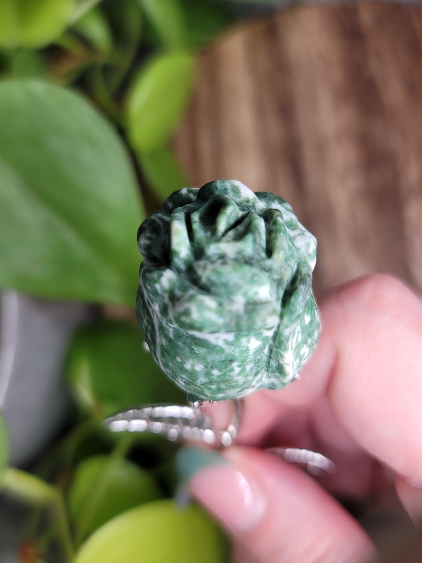 Mini Crystal Rose Carving – Self-Love, Strength & Renewal (6”)
