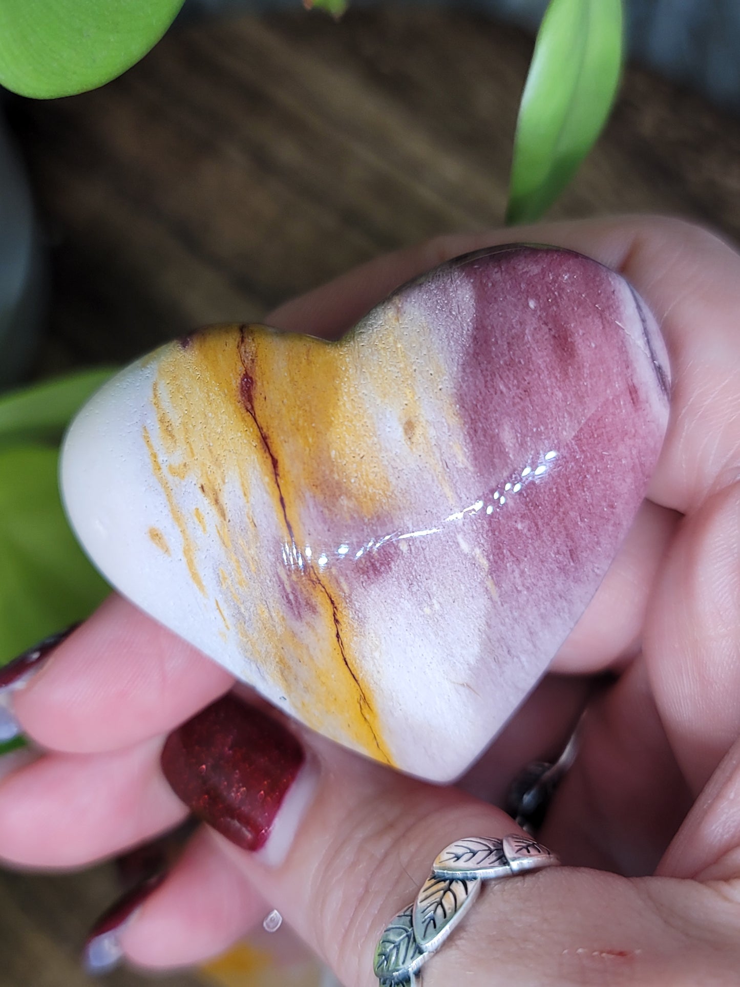 Mookaite Heart – Strength, Confidence & Grounding