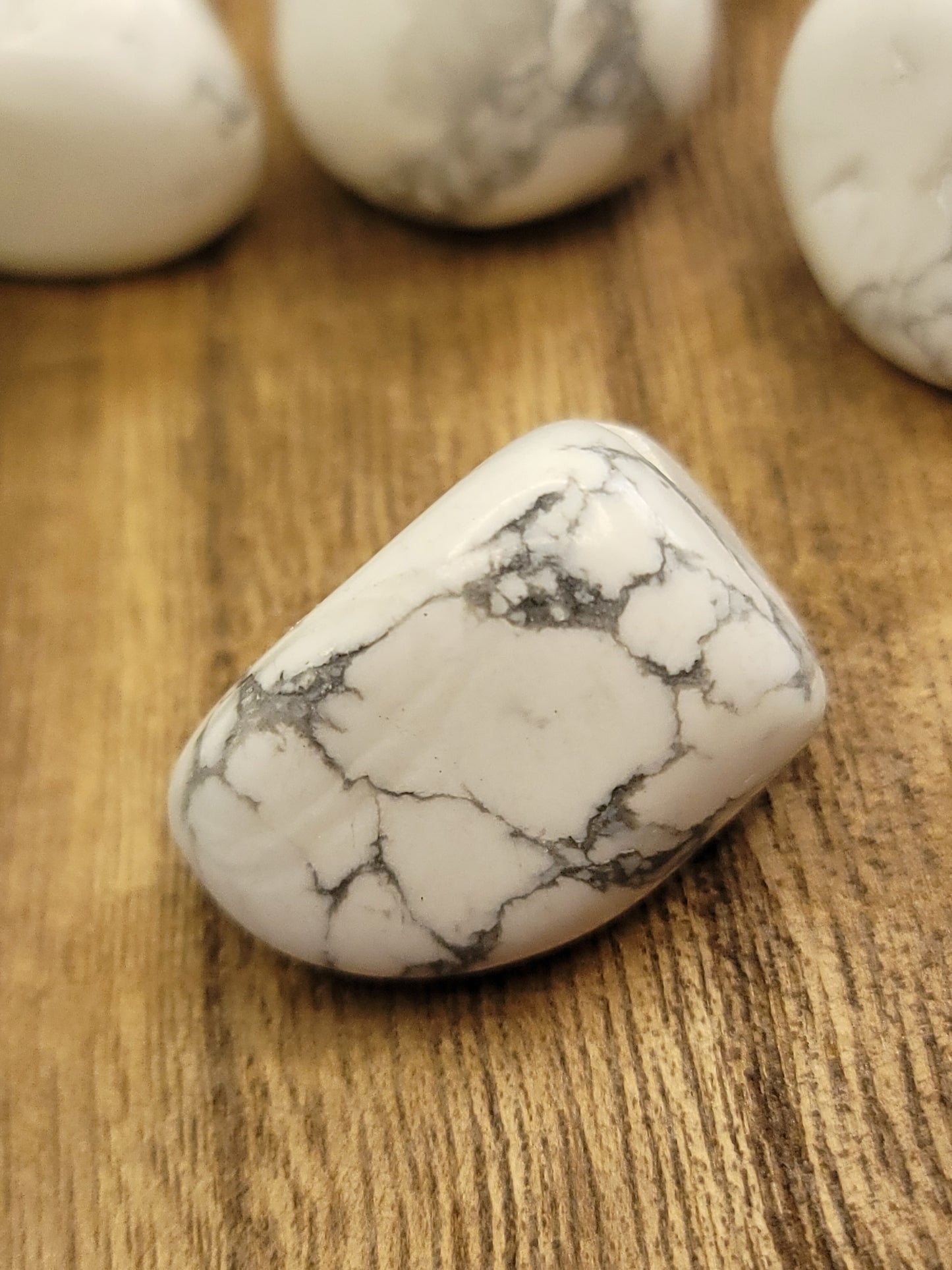 Howlite Tumble – Calm, Clarity & Stress Relief