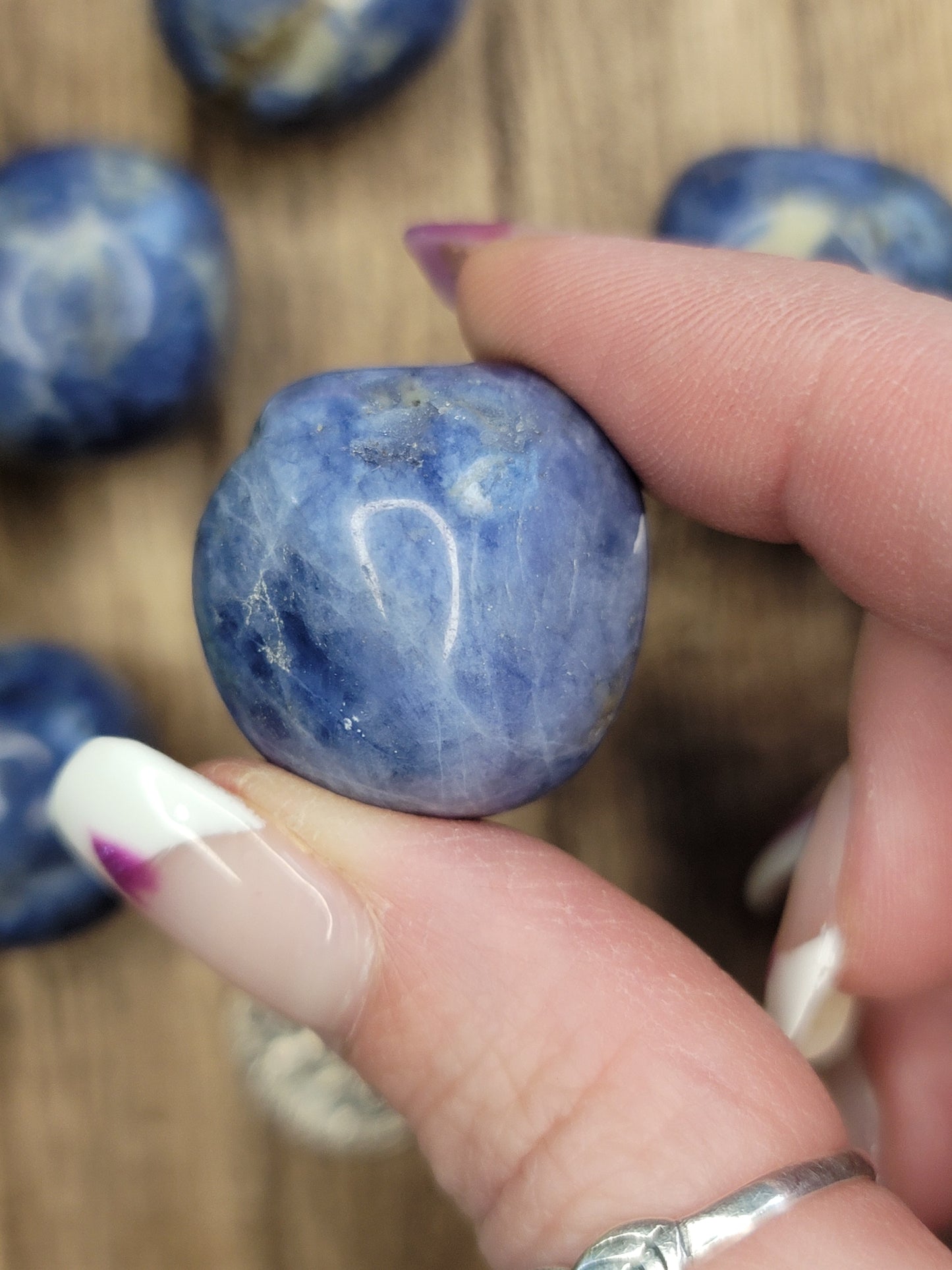 Blue Sodalite Tumble – Clarity, Confidence & Truth