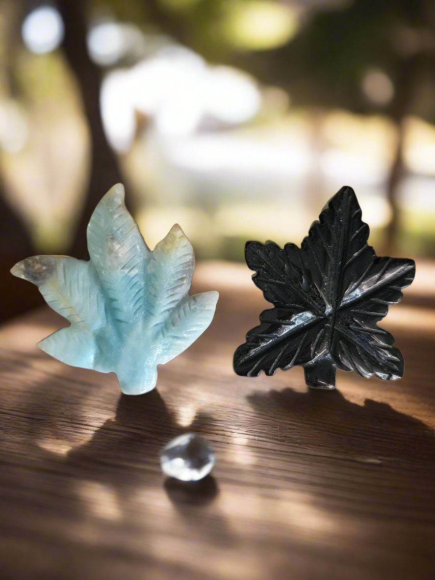 Crystal Leaf Carving: Nature's Elegance and Healing Energy