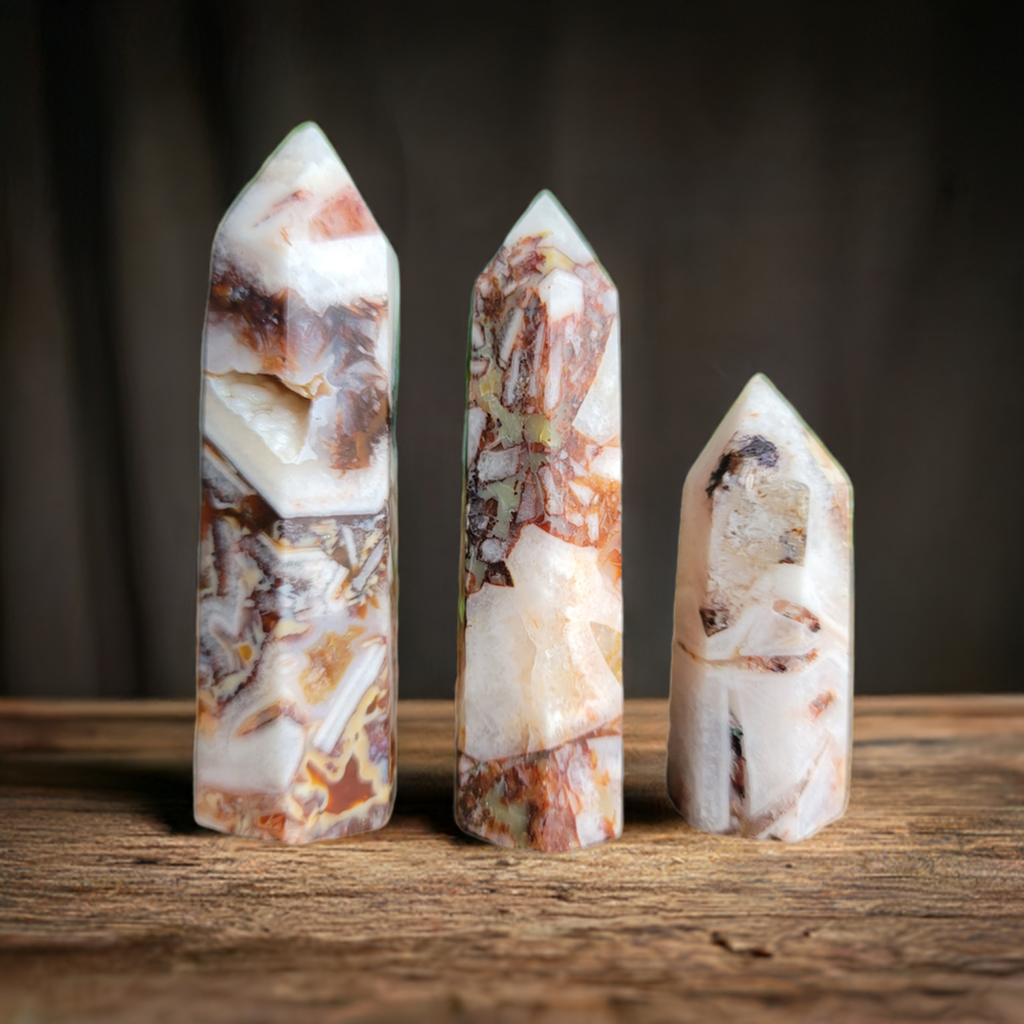 Amber Agate Point: Warmth and Balance in Radiant Hues