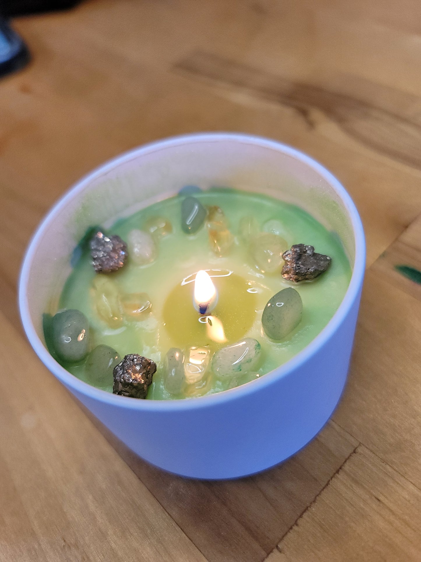 Gold Rush Candle – Abundance, Luck & Manifestation Power (6 oz | Crystal-Infused)
