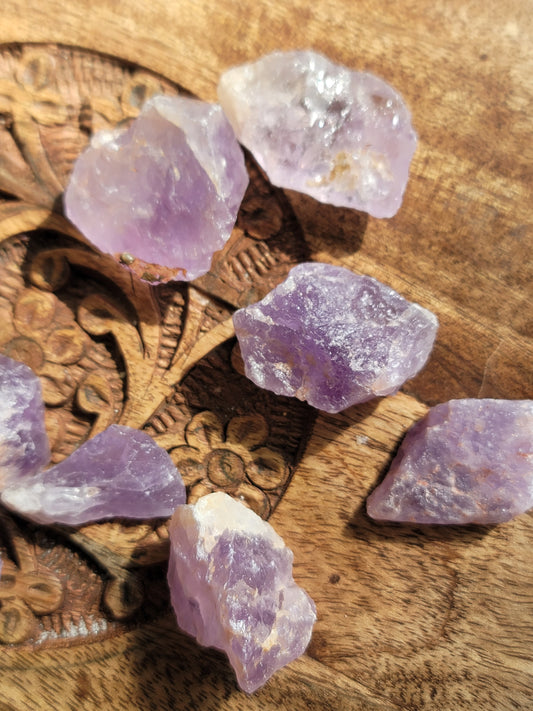 Raw Amethyst Healing Crystal: A Touch of Natural Serenity