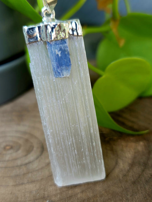 Selenite Necklace with Kyanite Overlay: Cleansing Energy and Spiritual Alignment