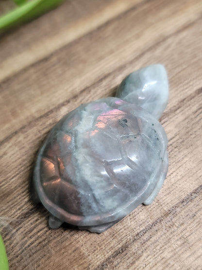 High Flash Labradorite Turtle Carving: Mystical Protection and Inner Strength