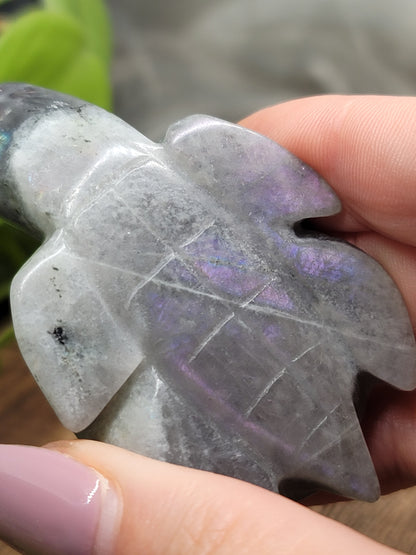 High Flash Labradorite Turtle Carving: Mystical Protection and Inner Strength