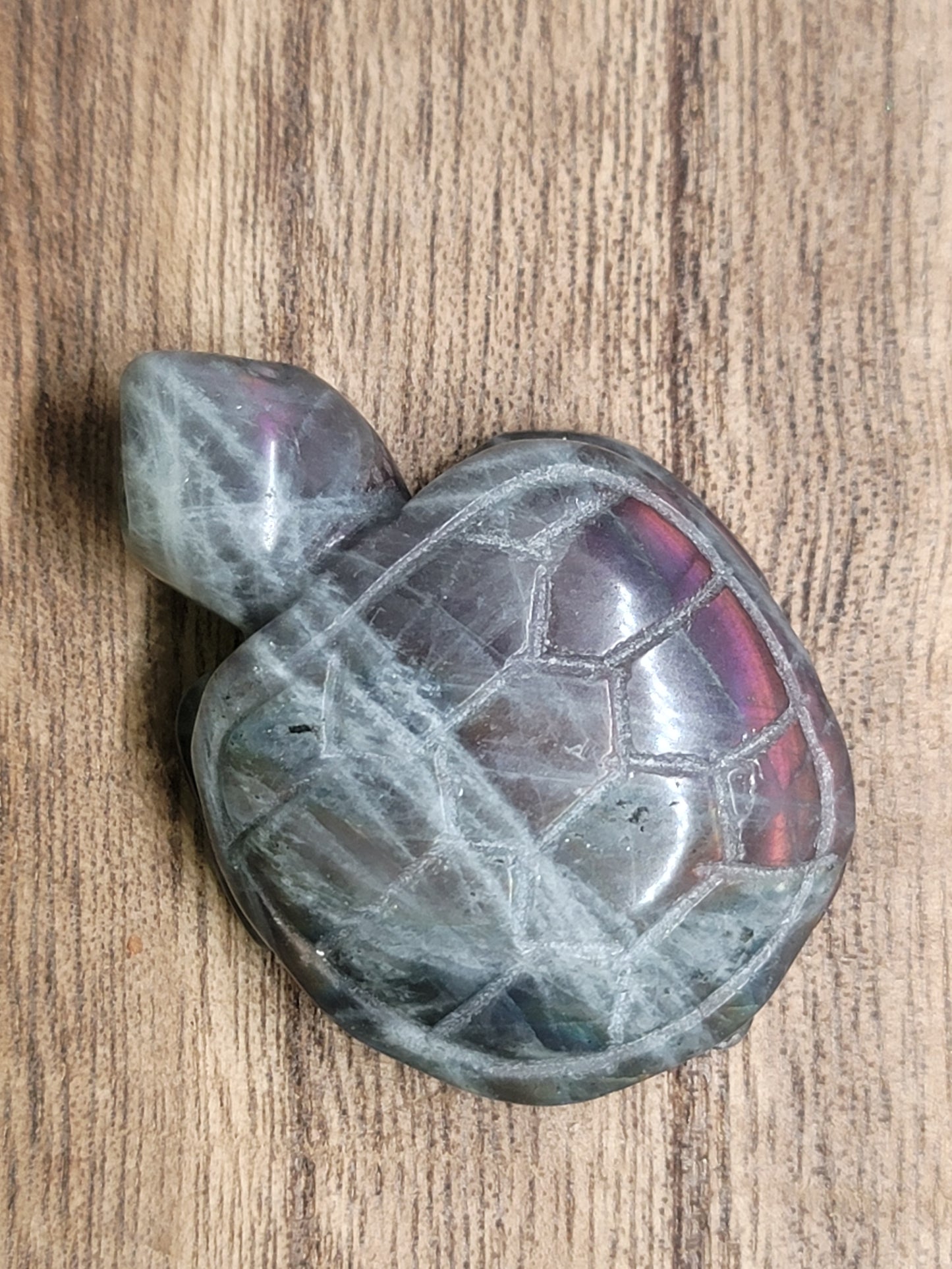 High Flash Labradorite Turtle Carving: Mystical Protection and Inner Strength