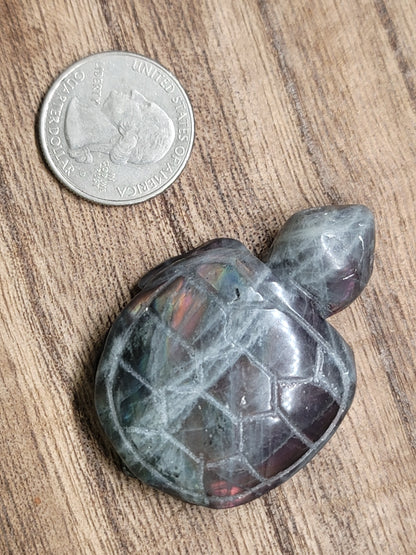 High Flash Labradorite Turtle Carving: Mystical Protection and Inner Strength