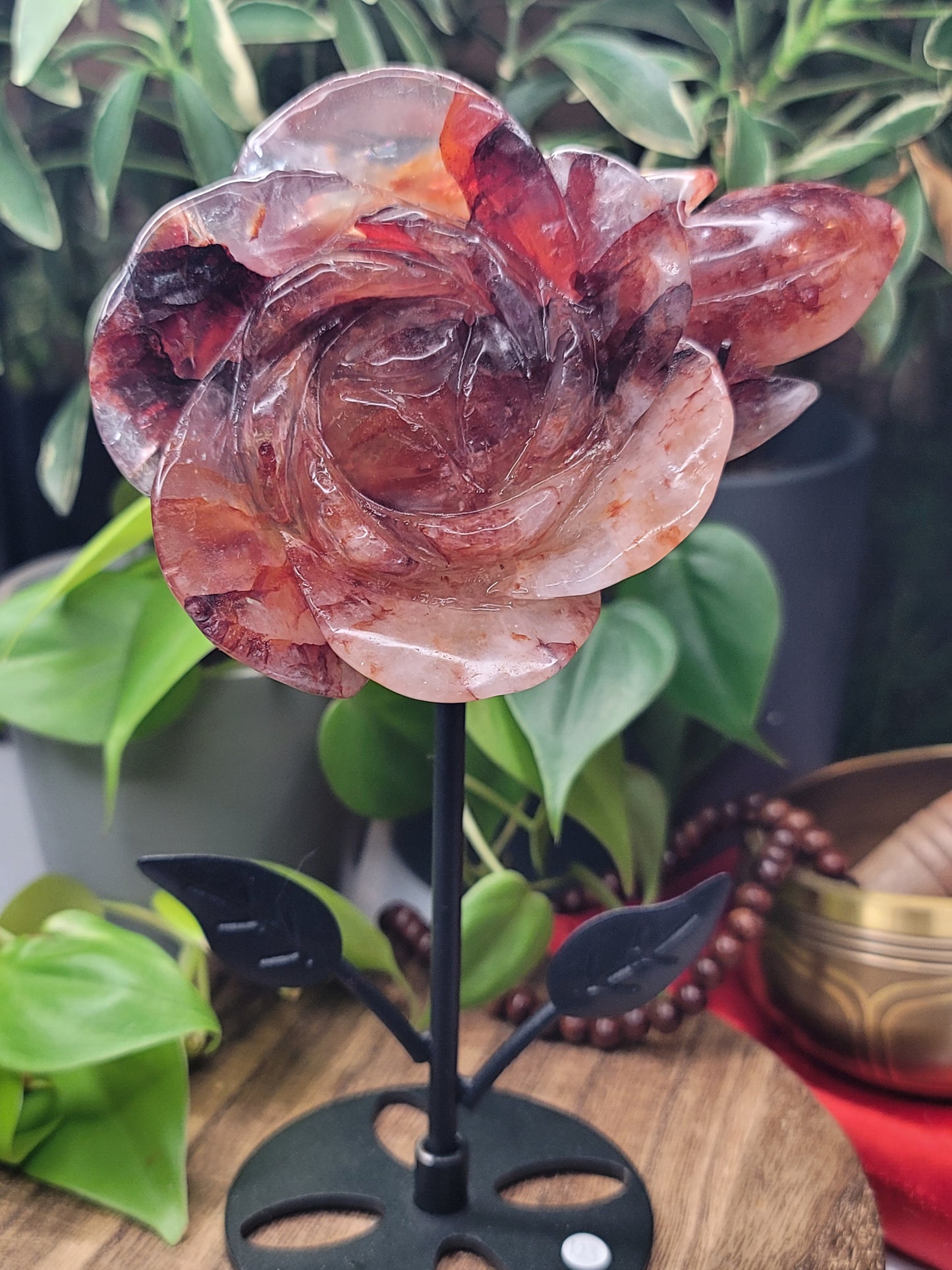 Fire Quartz Flower Carving with Stand – Emotional Strength & Self-Empowerment