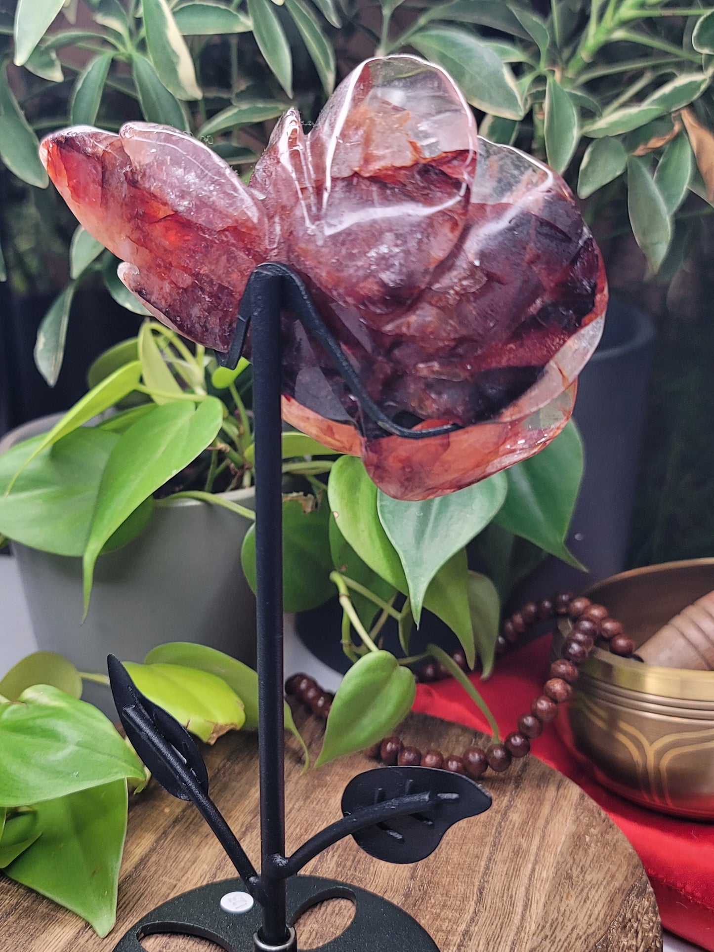 Fire Quartz Flower Carving with Stand – Emotional Strength & Self-Empowerment