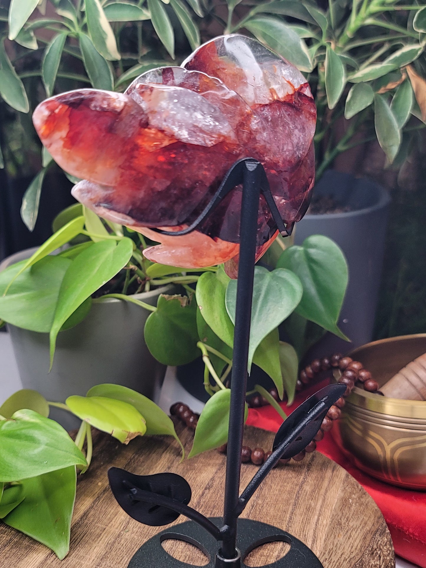 Fire Quartz Flower Carving with Stand – Emotional Strength & Self-Empowerment