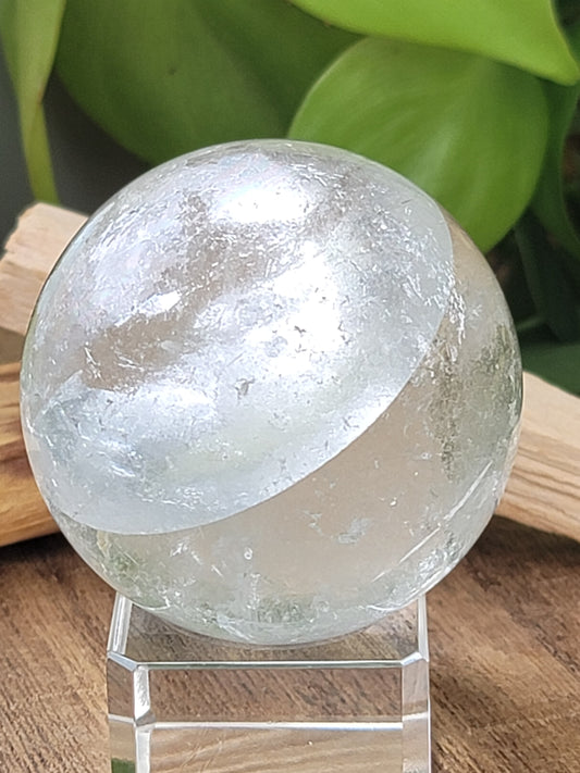 Optical Fluorite Sphere for Clarity Amplification and Energetic Focus