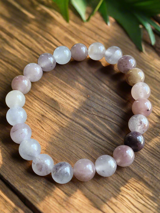 Violet Quartz 8mm Beaded Bracelet: Tranquility and Spiritual Awakening