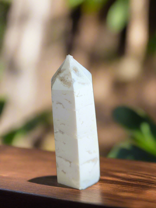 White Agate Point: A Beacon of Clarity and Tranquility